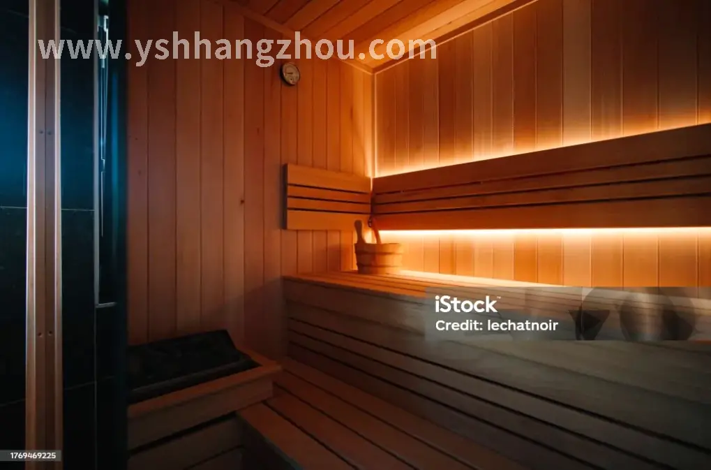桑拿房内的热气