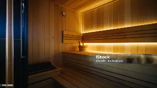 解锁桑拿奥秘：让身体在蒸腾中找到灵魂的栖息地 poster