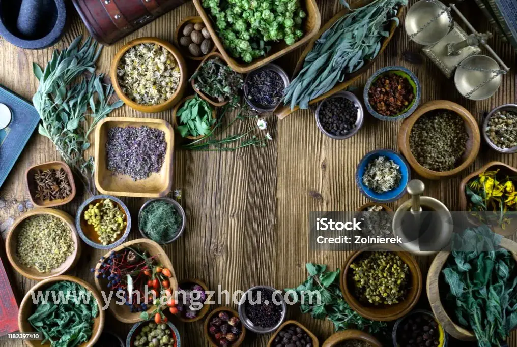 享受桑拿后放松的人